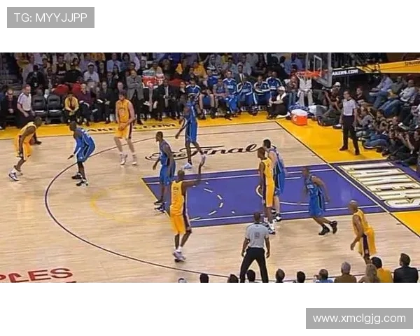 南京篮球队包夹战术解析与应用探讨